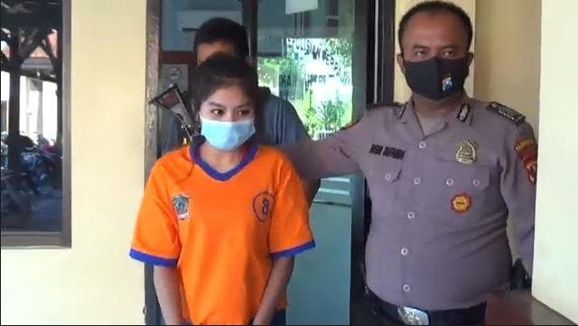 Dea Store Viral Video,Karyawan Smartphone di Meulaboh Dihampiri dan Diarak oleh Warga