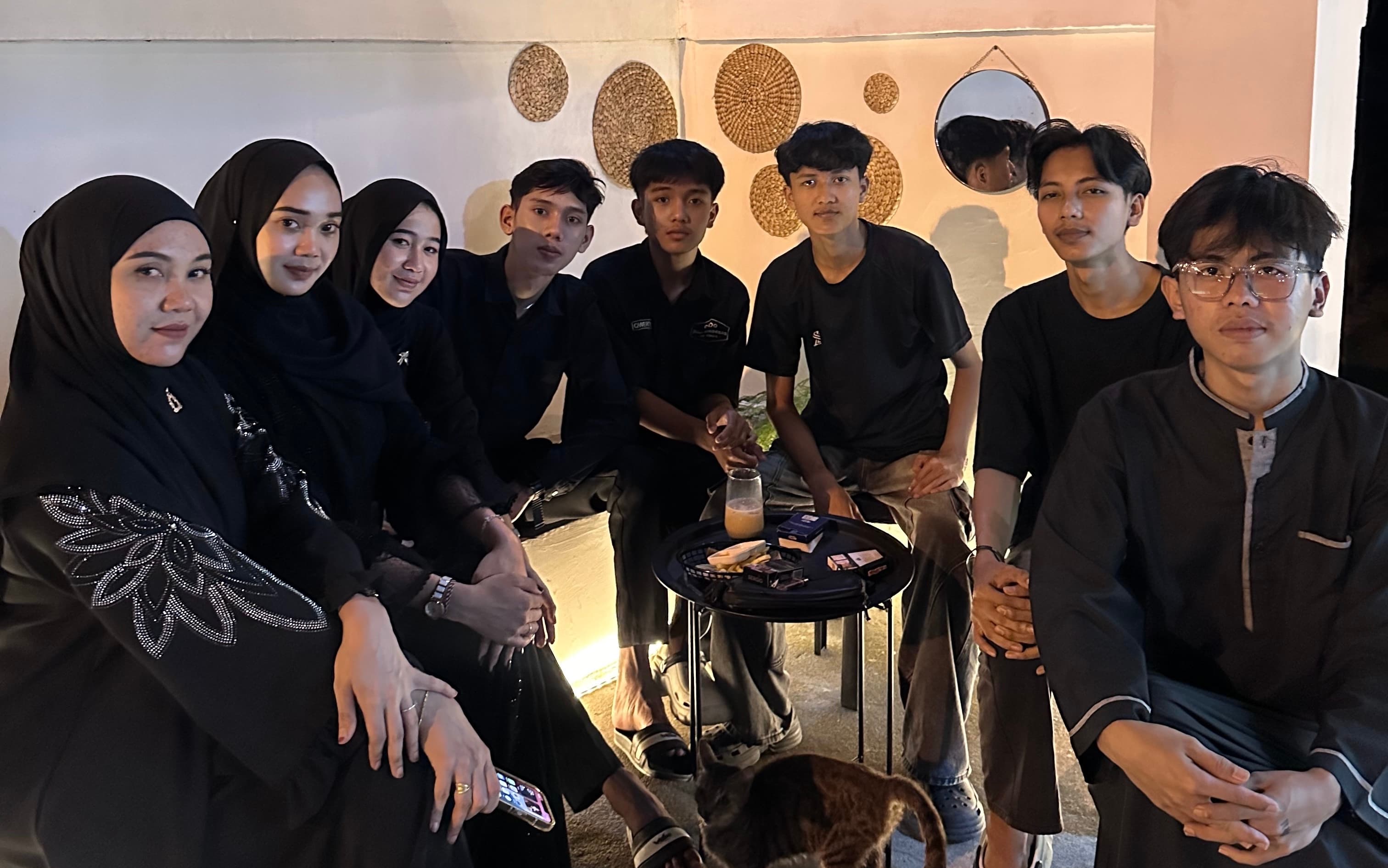 Pengusaha Muda Wahyu Saputra di Desa Sumbusari mesuji raya oki bersama team buka bukber bersama 