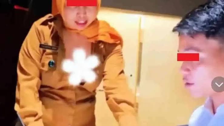 Link Video Guru Bahasa Inggris Viral di Twitter,Nih buat kalian yang penasaran sama video asli nya